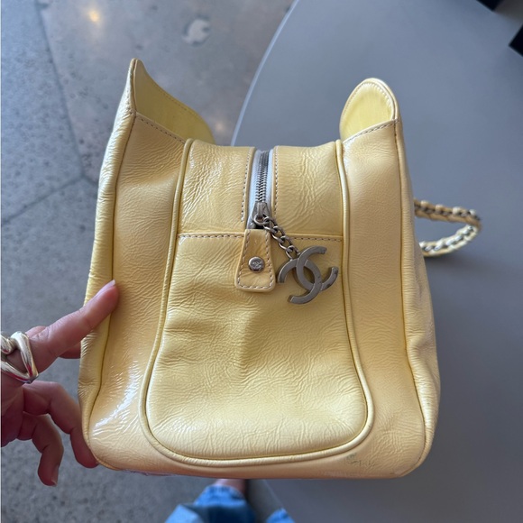 Chanel Patent leather Chain bag Yellow Silver Metal - Picture 6 of 10